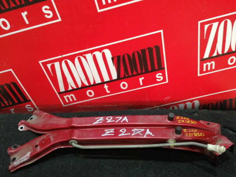 Рамка радиатора Mitsubishi Colt Z27A 4G15 2002 красный (б/у)