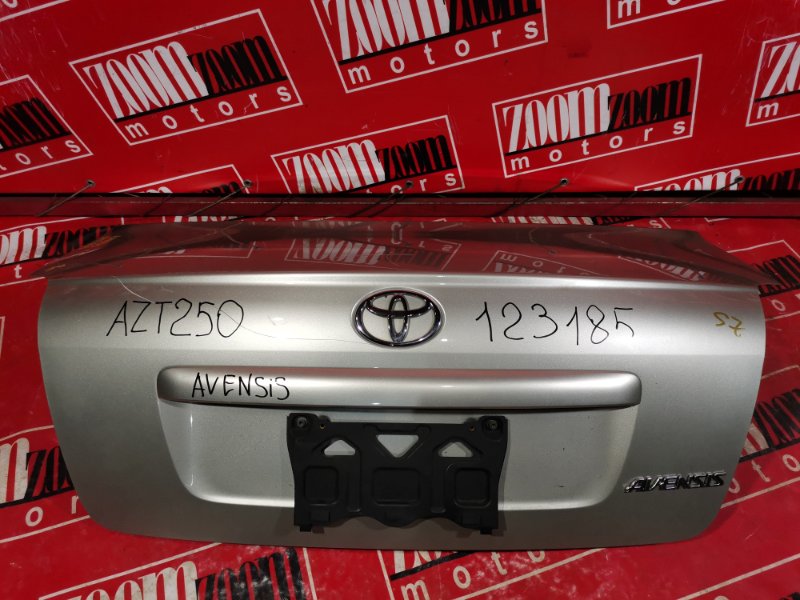 Крышка багажника Toyota Avensis AZT250 1AZ-FSE 2002 задняя серебро (б/у)