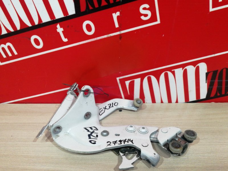 Кронштейн двери Toyota Raum EXZ10 5E-FE 1997 задний левый белый