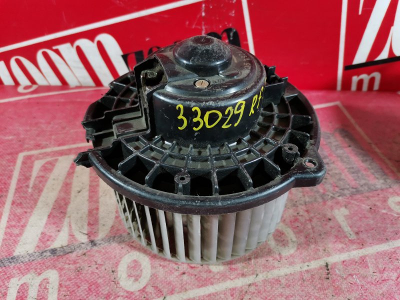 Вентилятор (мотор отопителя) Honda Stepwgn RF3 K20A 2001 передний (б/у)