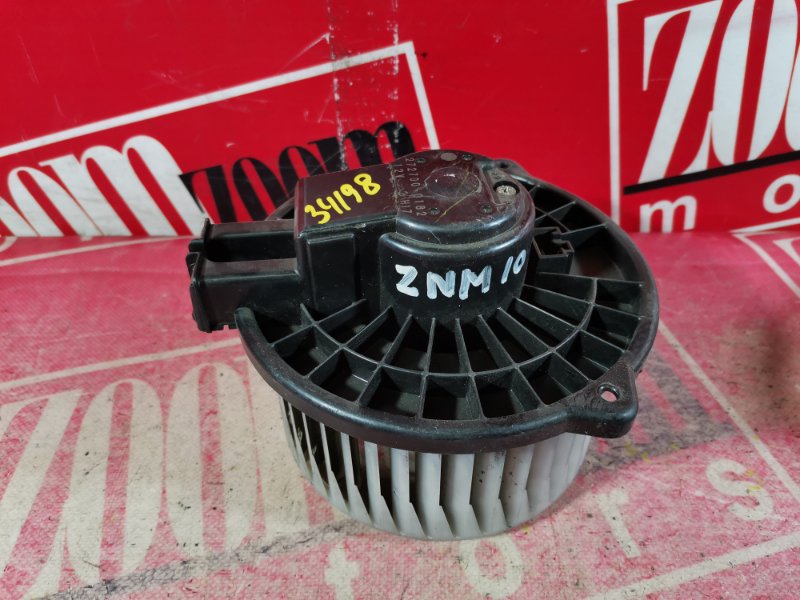 Вентилятор (мотор отопителя) Toyota Isis ZNM10 1ZZ-FE 2003 передний (б/у)