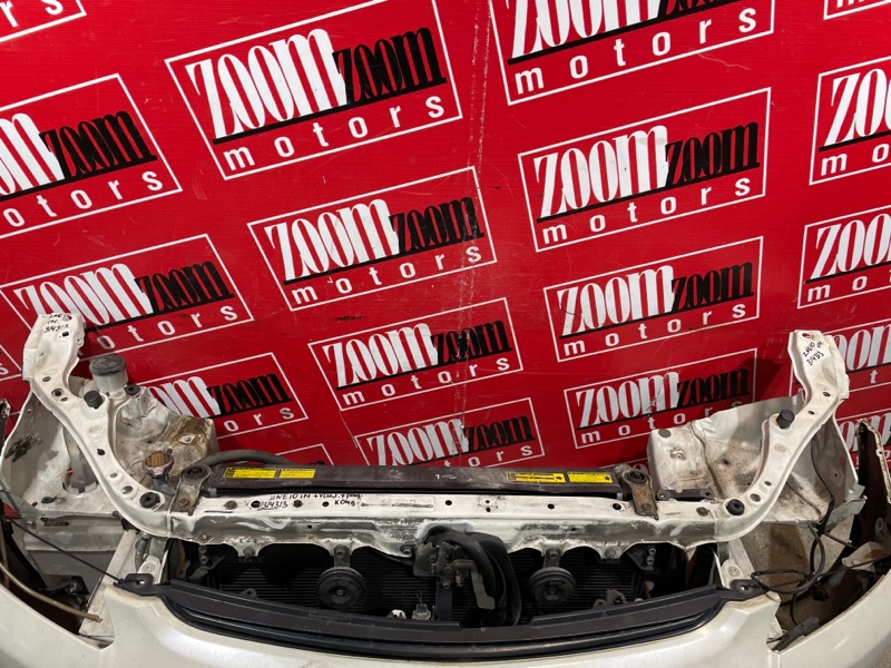 Рамка радиатора Toyota Wish ZNE10 1ZZ-FE 2003 передняя белый (б/у)