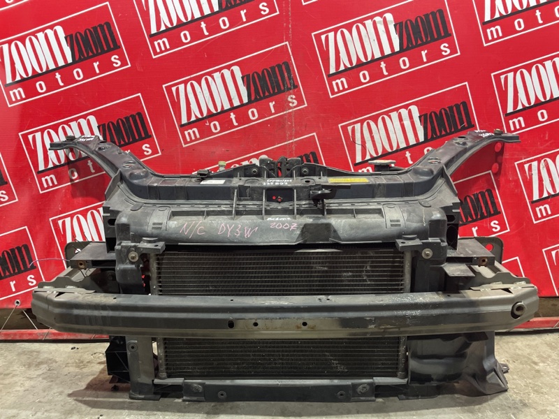 Рамка радиатора Mazda Demio DY3W ZJ-VE 2004 передняя