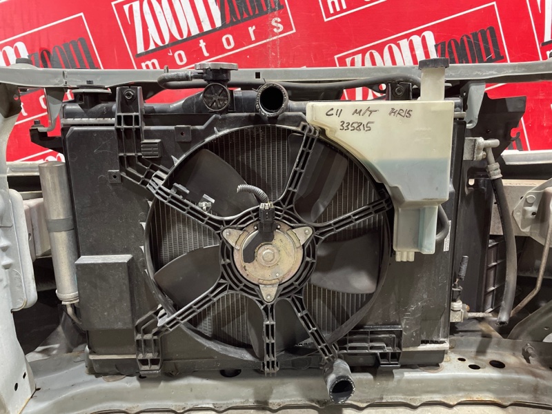 Радиатор двигателя Nissan Tiida C11 HR15DE 2008 передний (б/у)