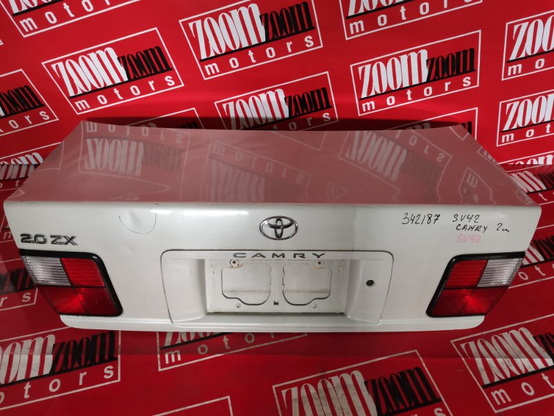 Крышка багажника Toyota Camry SV40 4S-FE 1994 задняя белый перламутр
