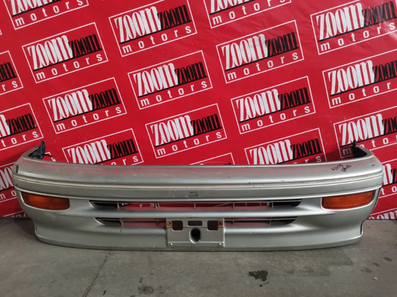 Бампер Toyota Hiace KZH120G 1KZ-TE 1993 передний серебро (б/у)