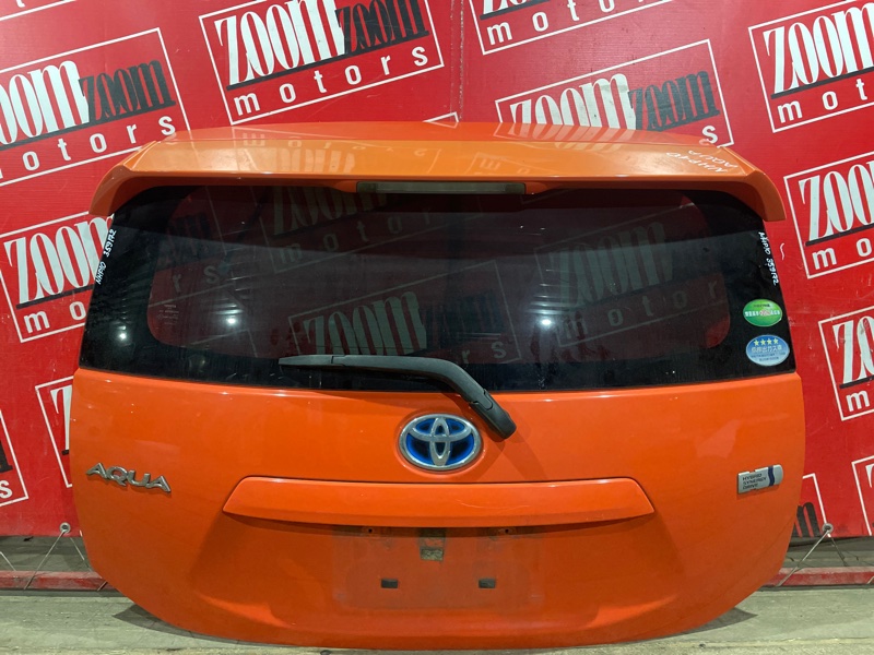 Дверь задняя багажника Toyota Aqua NHP10 1NZ-FXE 2011 задняя оранжевый (б/у)