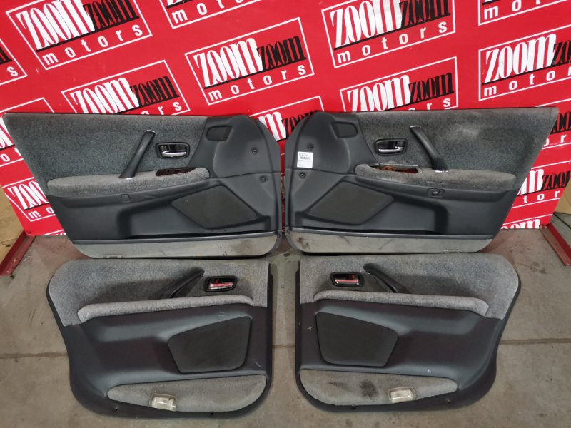 Обшивка двери Toyota Crown JZS155 1JZ-GE 1995