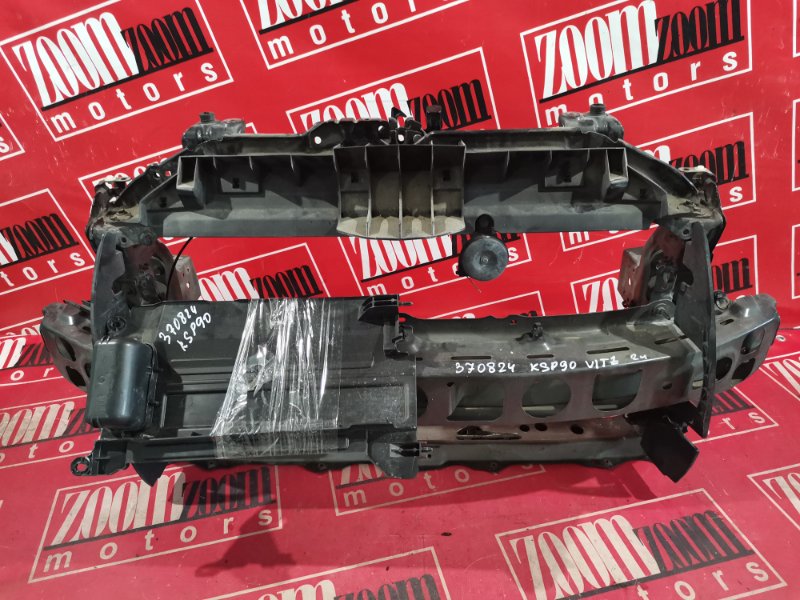 Рамка радиатора Toyota Vitz KSP90 1KR-FE 2007 передняя черный