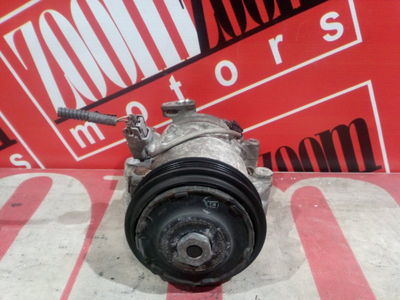 Компрессор кондиционера Toyota Vitz NSP135 1NR-FE 2010 передний
