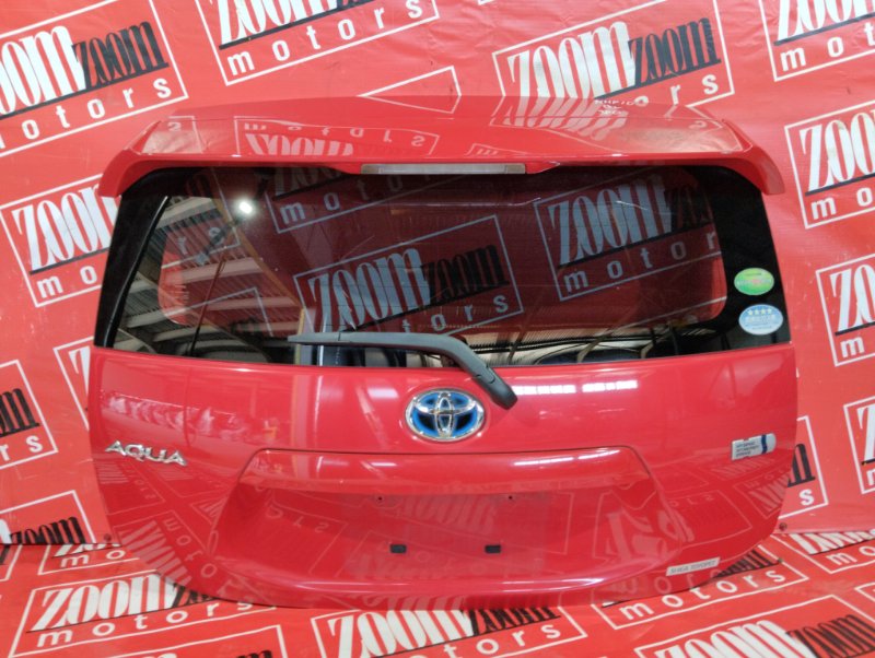 Дверь задняя багажника Toyota Aqua NHP10 1NZ-FXE 2011 задняя красный (б/у)