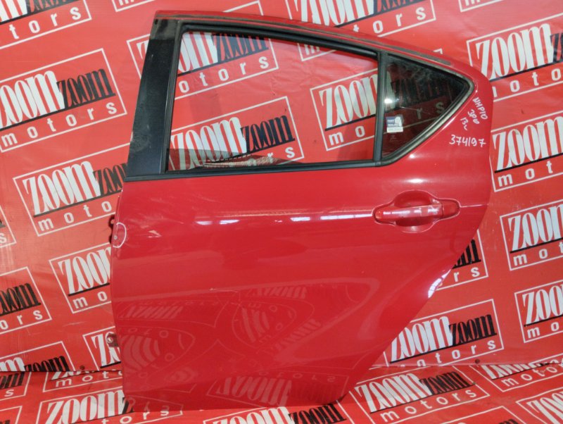Дверь боковая Toyota Aqua NHP10 1NZ-FXE 2011 задняя левая красный (б/у)