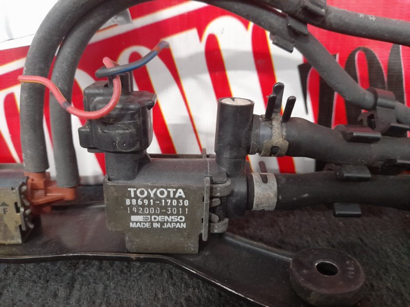 Вакуумный клапан Toyota Corsa EL43 5E-FE 1990 88691-17030 (б/у)