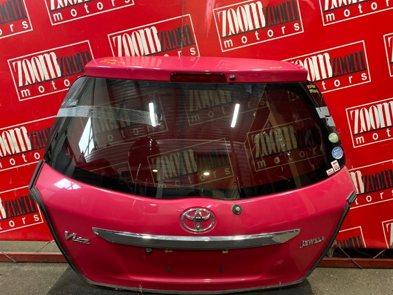 Дверь задняя багажника Toyota Vitz KSP130 1KR-FE 2010 красный (б/у)