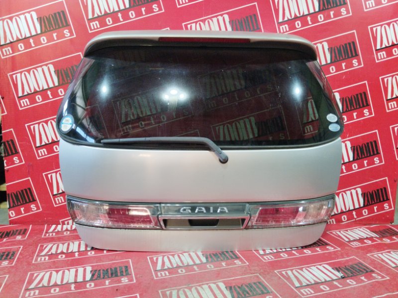 Дверь задняя багажника Toyota Gaia ACM10G 1AZ-FSE 2001 задняя серебро (б/у)