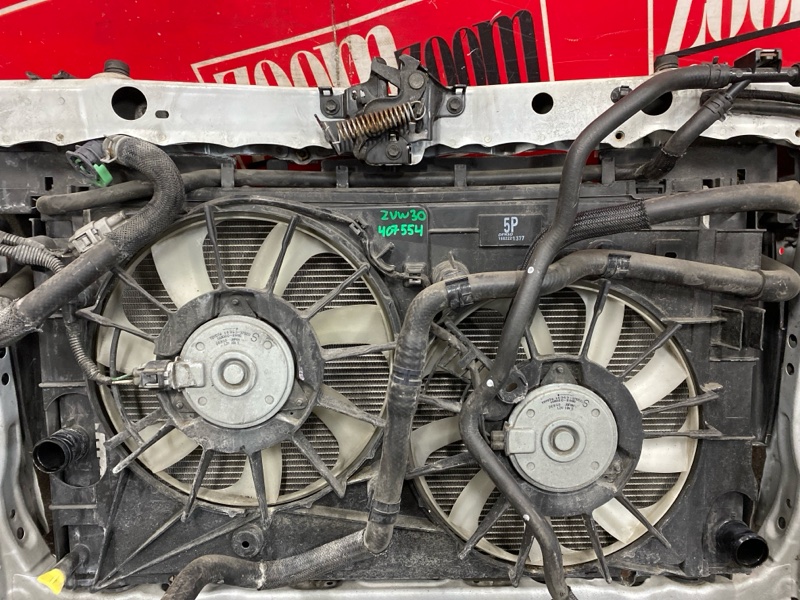 Радиатор двигателя Toyota Prius ZVW30 2ZR-FXE 2009 (б/у)