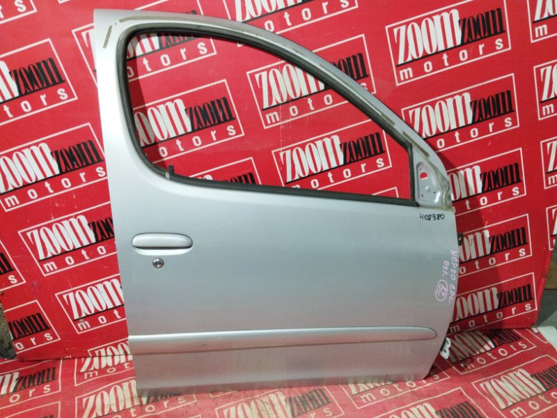 Дверь боковая Toyota Funcargo NCP20 2NZ-FE 2002 передняя правая серебро (б/у)