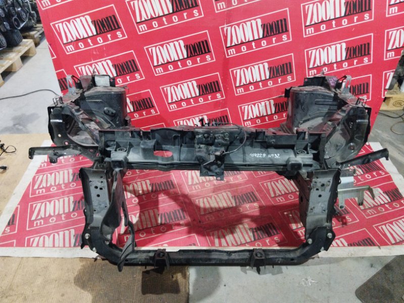 Рамка радиатора Nissan X-Trail NT32 MR20DD 2013 передняя черный (б/у)