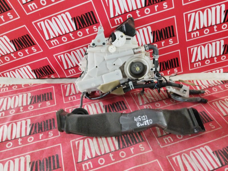 Вентилятор (мотор отопителя) Toyota Noah ZWR80G 2ZR-FXE 2014 задний (б/у)