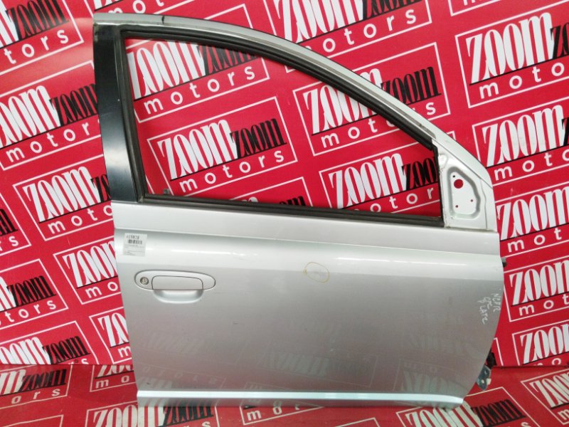 Дверь боковая Toyota Platz NCP12 1NZ-FE 1999 передняя правая серебро (б/у)