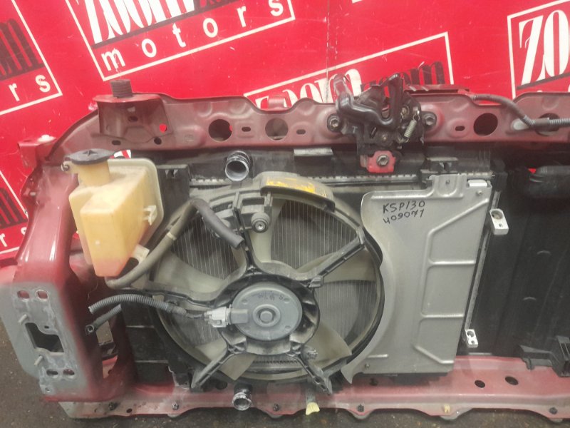 Радиатор двигателя Toyota Vitz KSP130 1KR-FE 2010 (б/у)