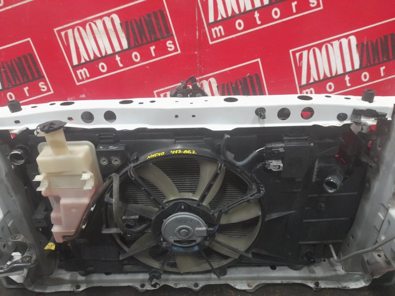 Радиатор двигателя Toyota Aqua NHP10 1NZ-FXE 2011 (б/у)