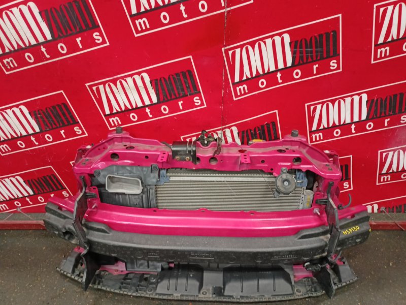 Рамка радиатора Toyota Vitz NSP130 1NR-FE 2010 розовый (б/у)