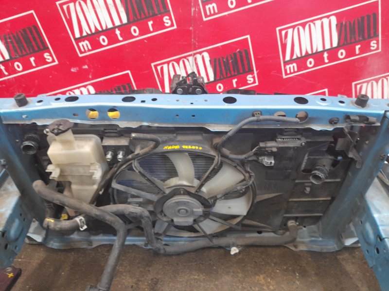 Радиатор двигателя Toyota Aqua NHP10 1NZ-FXE 2011 (б/у)