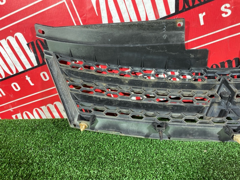 Решетка радиатора OUTLANDER 2005-2012 CW5W 4B12