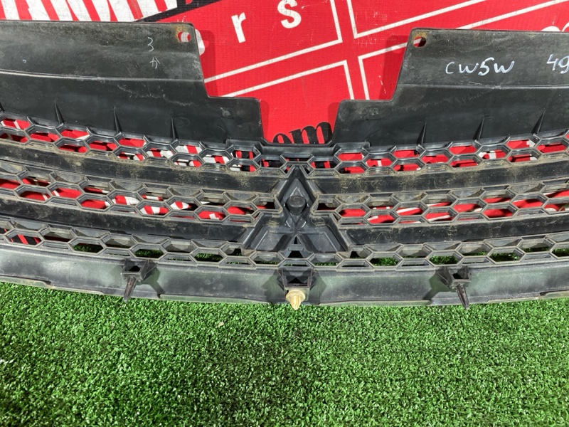 Решетка радиатора OUTLANDER 2005-2012 CW5W 4B12