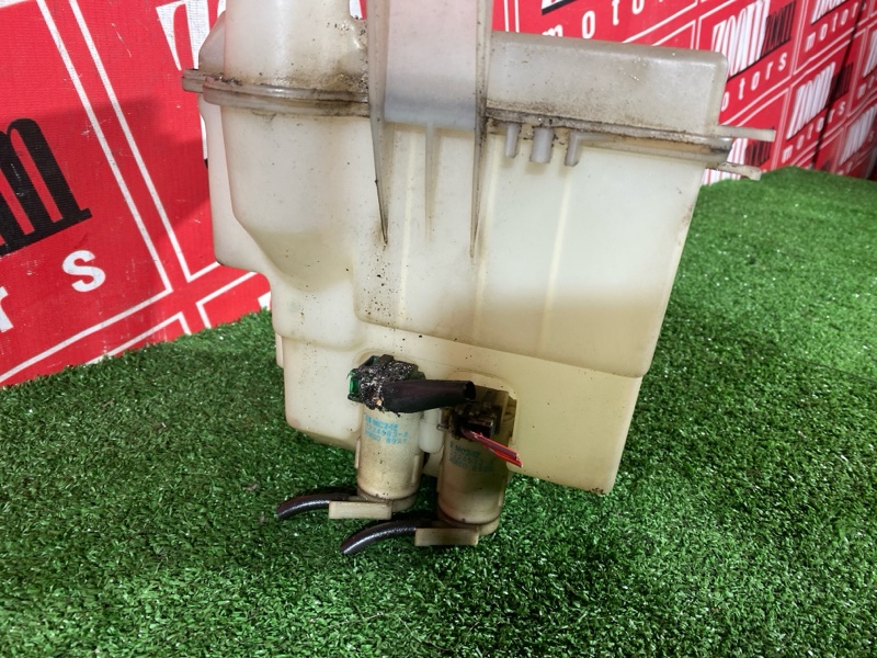 Бачок омывателя PRESAGE 1998-2003 HU30 VQ30DE