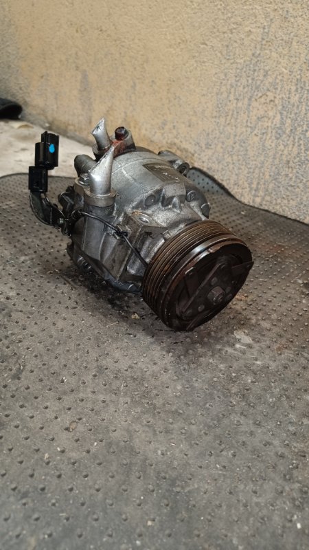 Компрессор кондиционера Mitsubishi OUTLANDER 2012 CW4W 4B12 7813A211 контрактная