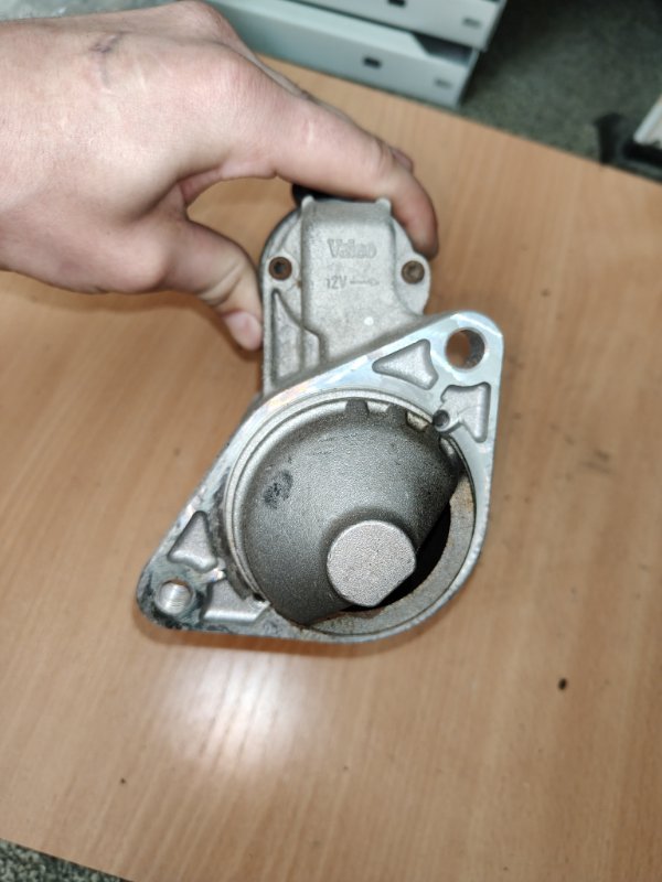 Стартер Nissan note E11 CR14DE