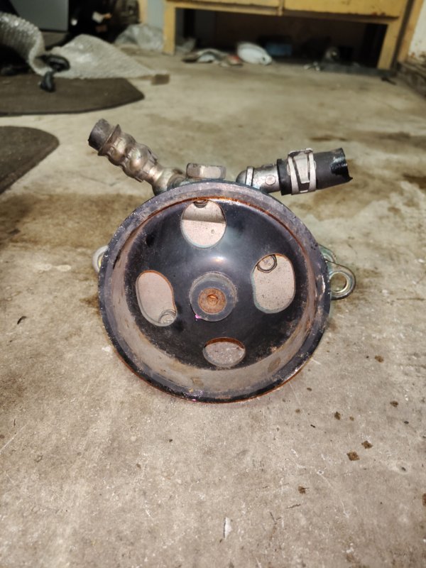 Насос гидроусилителя Nissan X-Trail 2007 T30 QR20DE 49110-8H305 контрактная