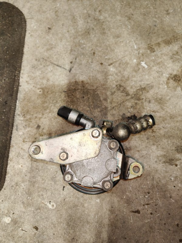 Насос гидроусилителя Nissan X-Trail T30 QR20DE