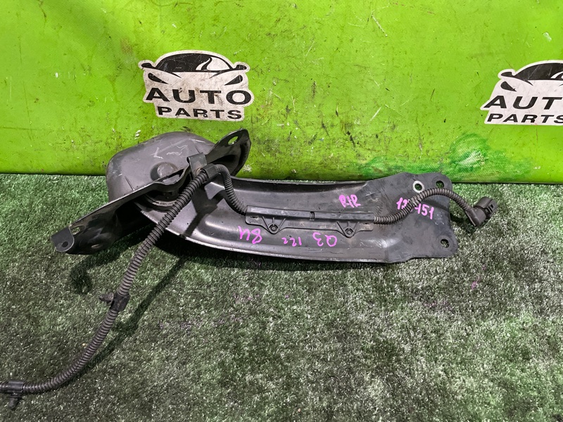 Рычаг задний правый Q3 2012 8U CFFA