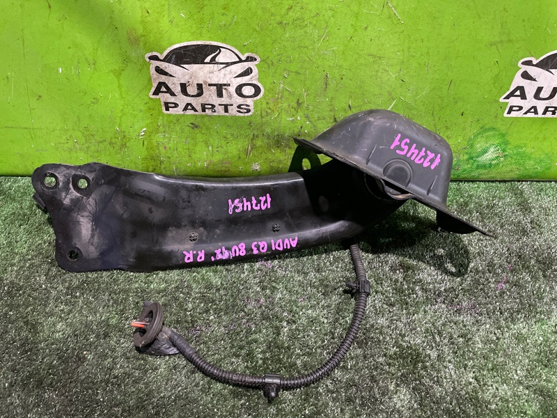 Рычаг задний правый Q3 2012 8U CFFA