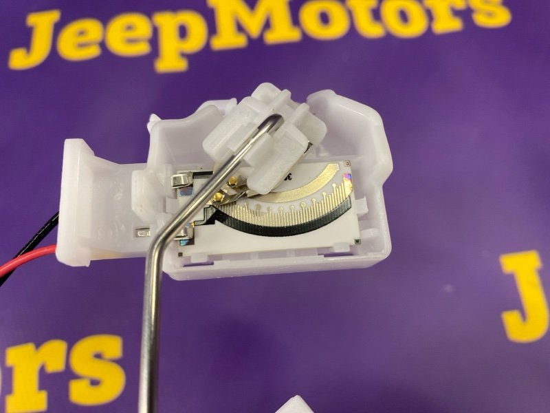 Датчик уровня топлива LAND CRUISER PRADO TRJ120 2TRFE Датчик уровня топлива LAND CRUISER PRADO TRJ120 2TRFE