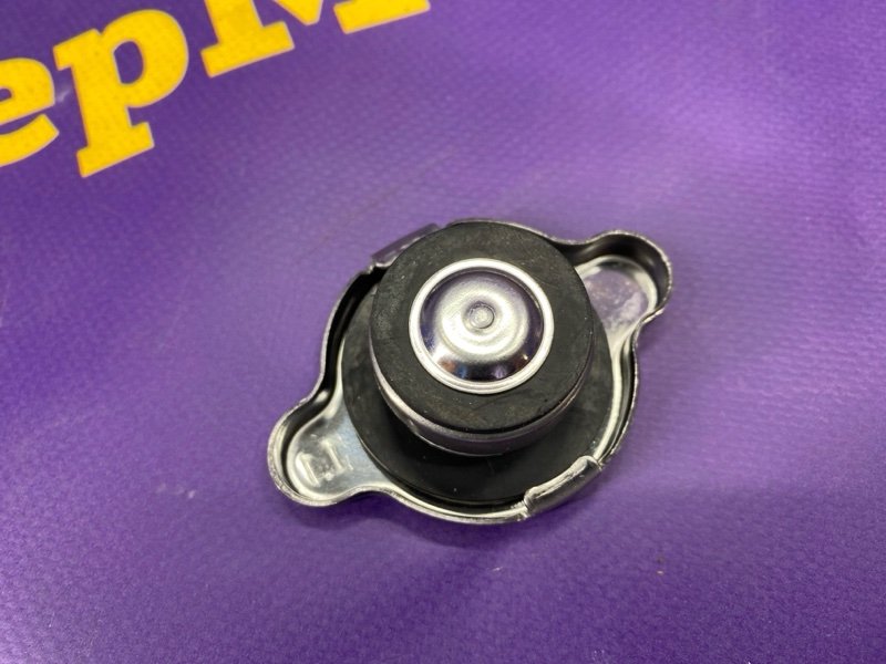 Крышка радиатора Lexus LX470 UZJ100 2UZFE