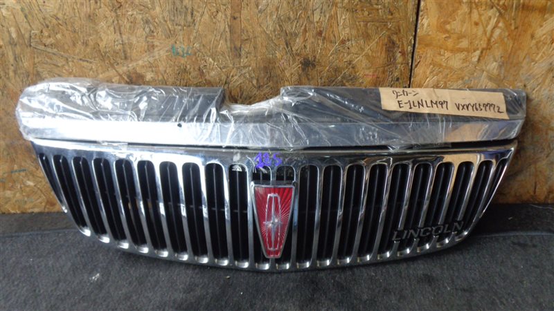 Решетка радиатора LINCOLN CONTINENTAL FN74 контрактная