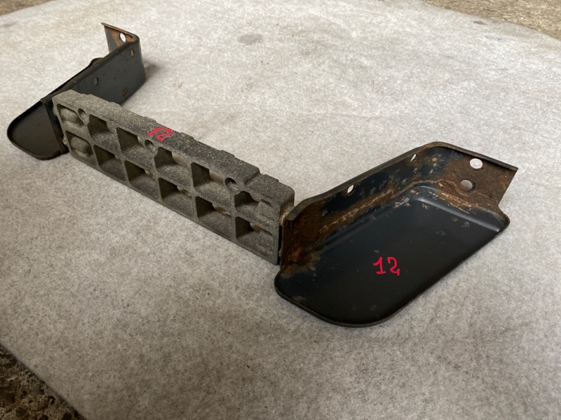 Подножка задняя левая CANTER FD70BB Подножка задняя левая CANTER FD70BB