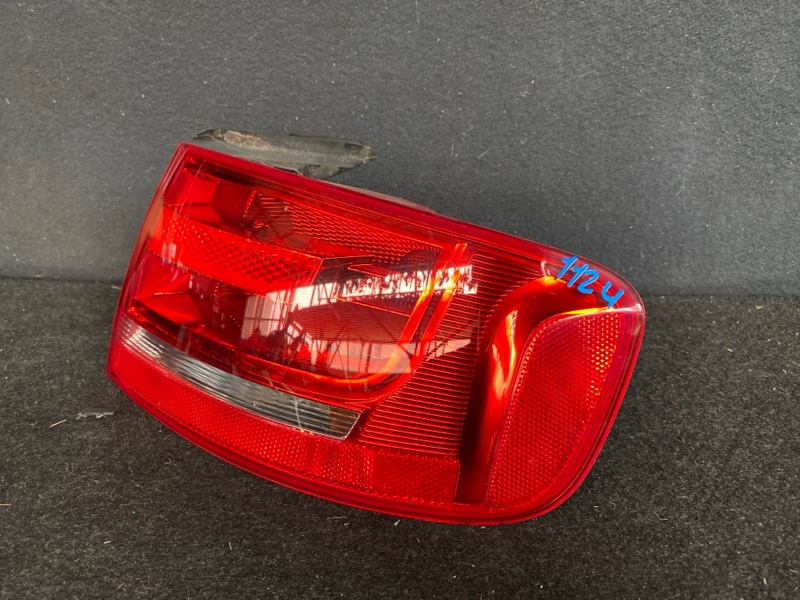 Стоп-сигнал правый A4 2008 8K2 (B8)