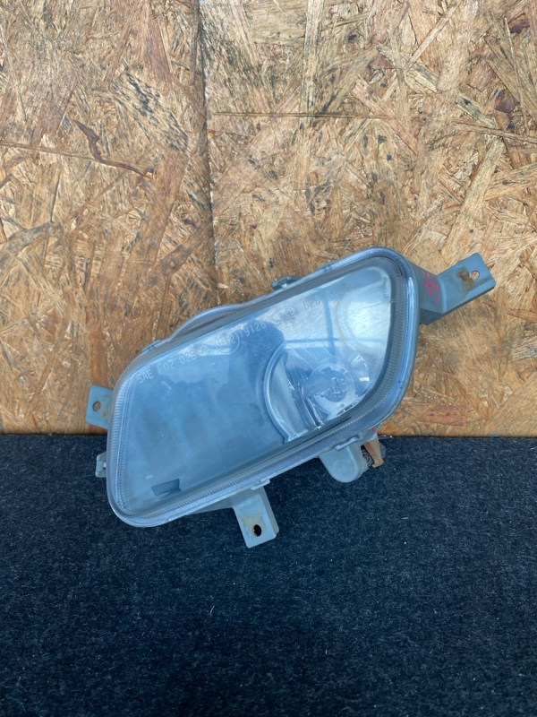 Туманка передняя левая VOLVO V70 8693347 контрактная