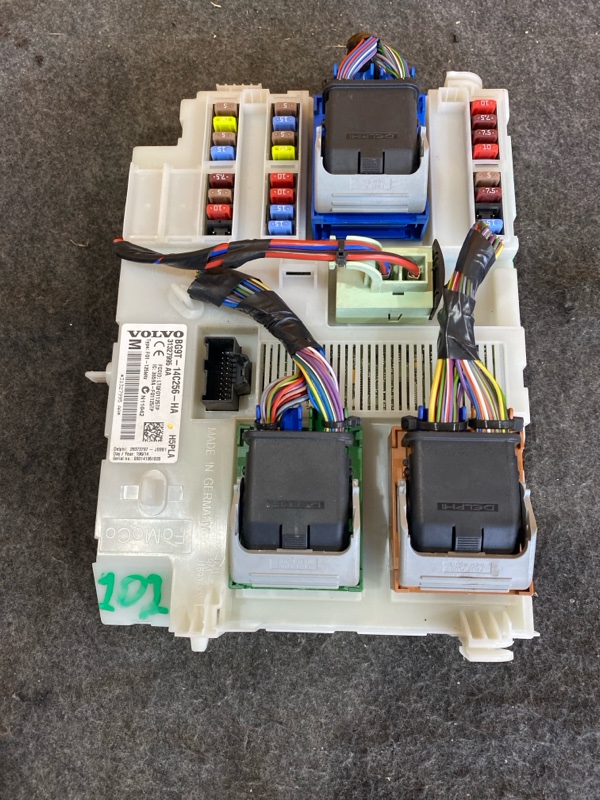 Блок предохранителей V60 YV1FW40-MDF B420