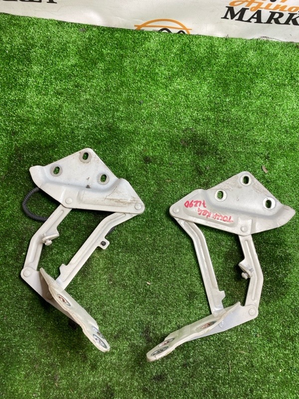 Петля капота TOUAREG