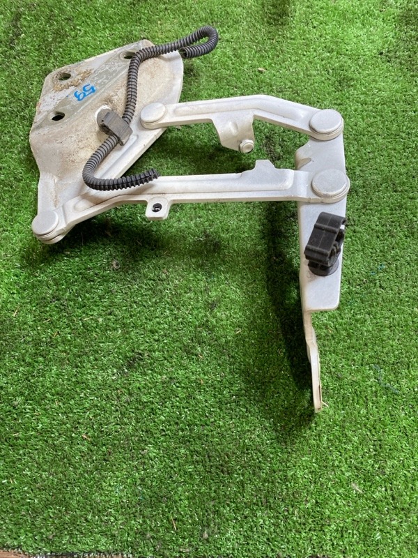 Петля капота TOUAREG