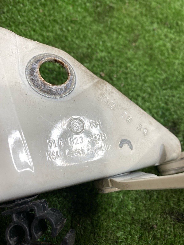 Петля капота TOUAREG