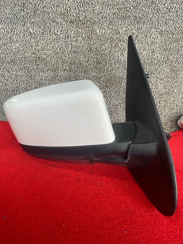Зеркало правое NAVIGATOR U228