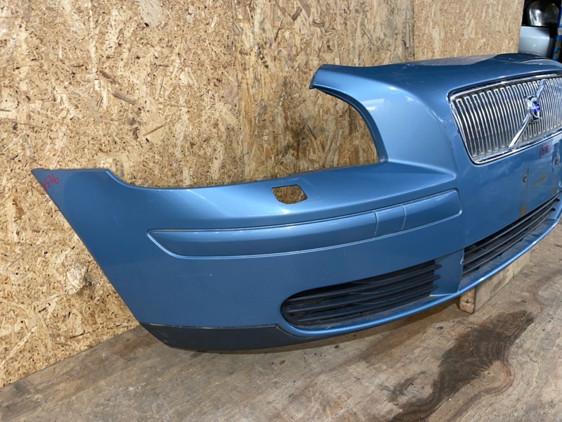 Бампер передний VOLVO V50 MW20