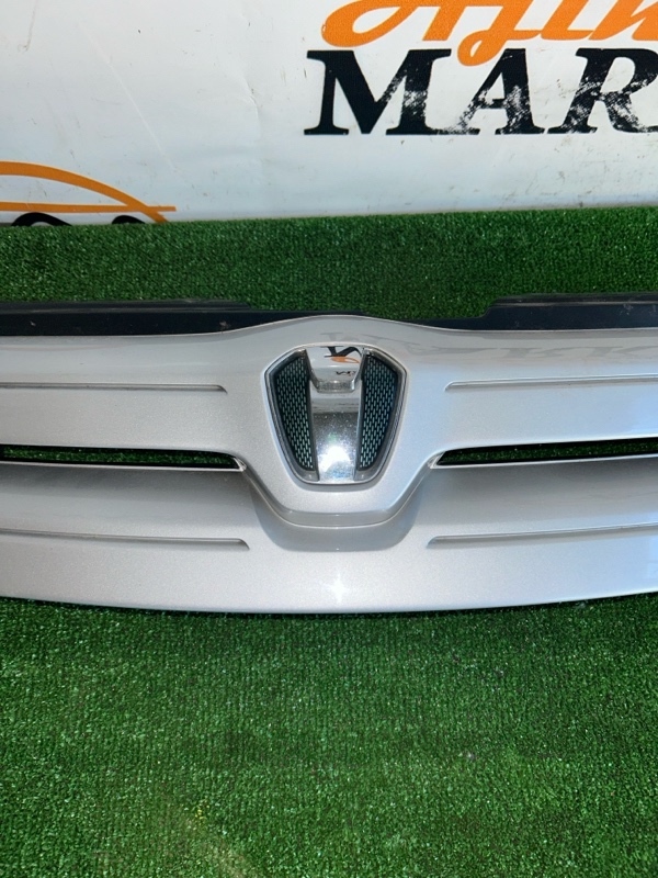Решетка радиатора TOYOTA IST NCP65